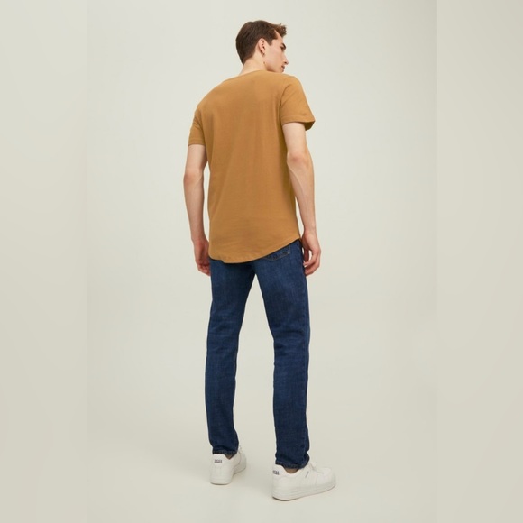 Jack & Jones Basic Long Fit T-Shirt - Picture 2 of 6